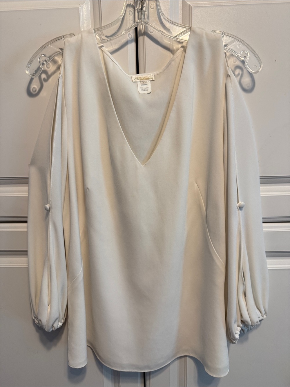 Shoshanna Cream Cold-Shoulder V-Neck Blouse with Button Tab Sleeves